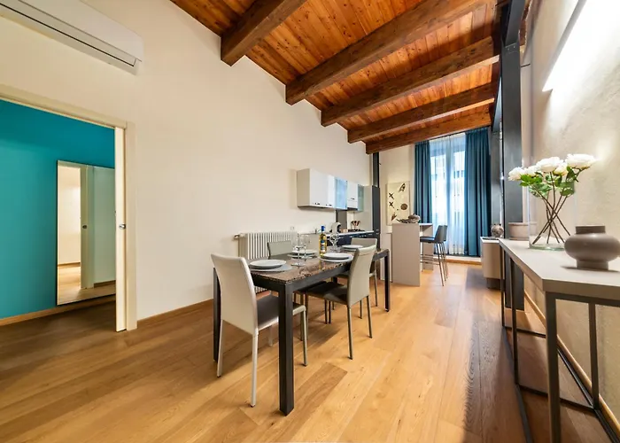 Deluxe In Palazzo Storico - Centro - Bastia Apartman